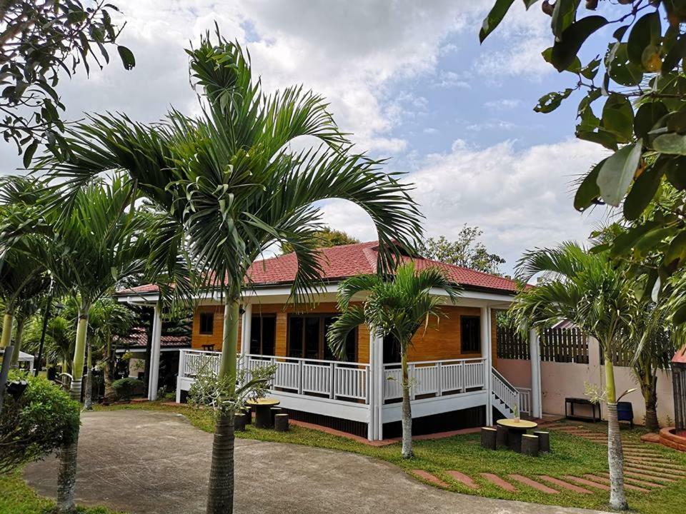 Casa De Miguelitos Hotel Tagaytay City Exterior foto